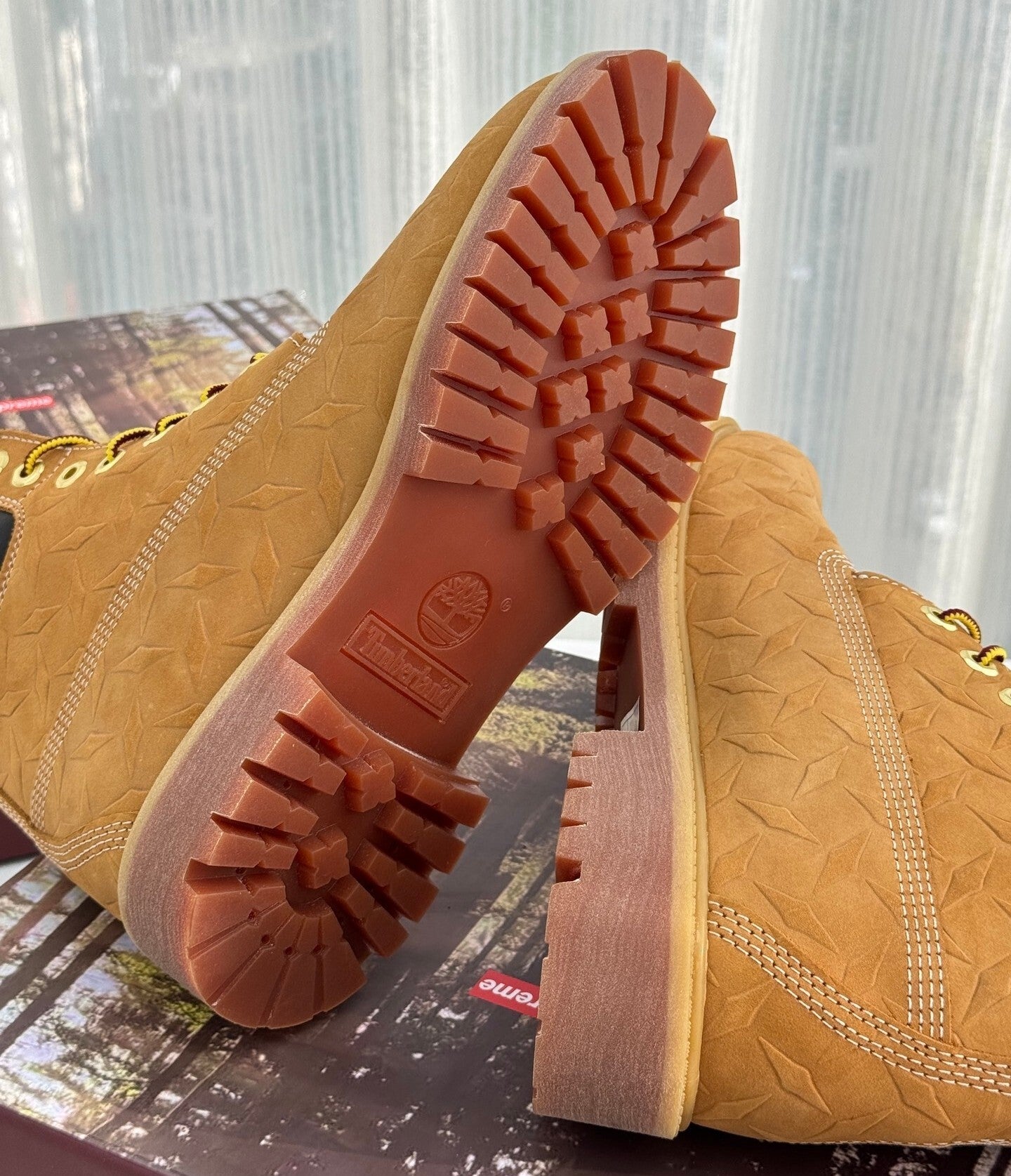 Supreme x Timberland 6-Inch Premium Boot
